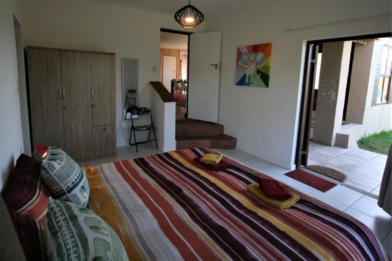 The Crags Colourful Bnb الغرفة الصورة